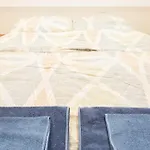 Basic For Up To 5 Guests *